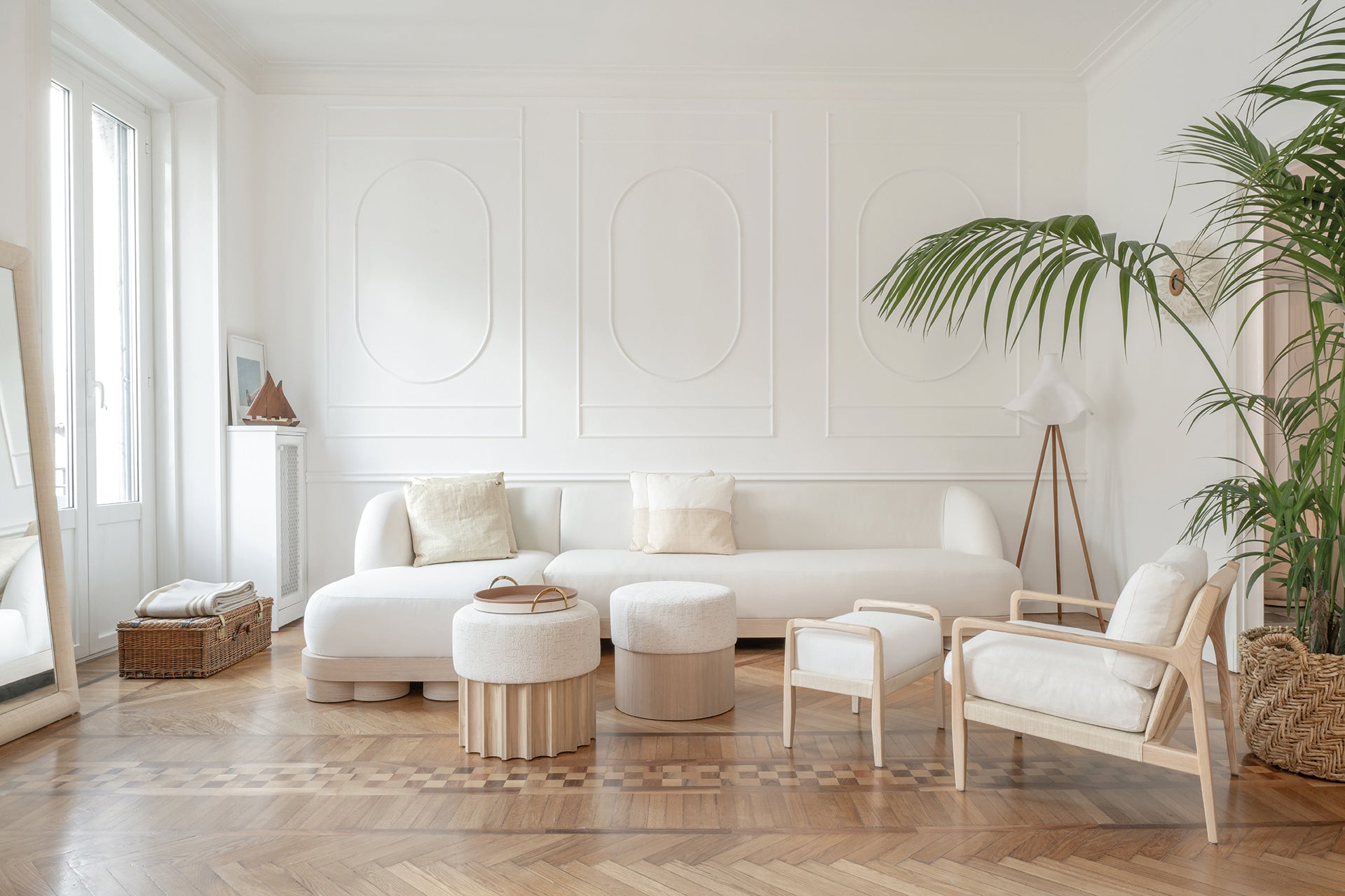 BELMONT_sofa_LEVANTE_RAFFIA_armchair_-_DOM_Edizioni.jpg